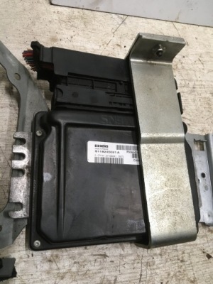 Бортовий комп'ютер volvo s40 v40 s118245021a p30644184 фото №1