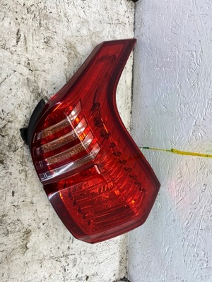 PEUGEOT 5008 I LAMPA PRAWY TYŁ ORYGINAŁ