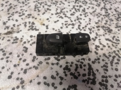 Кнопка відкривання скло перед правий qashqai j11 фото №1