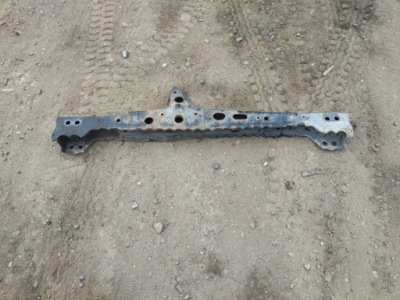 Toyota auris i балка pod бампер радиатор перед фото №1