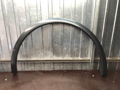 Молдинг крила правий задня audi q5 2017-2020 фото №1