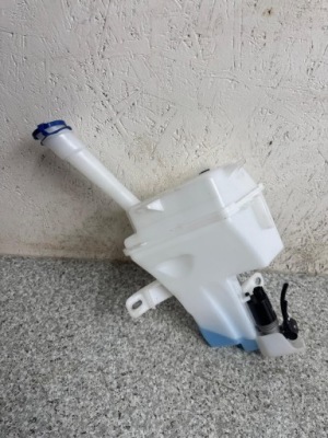 Бачок бак рідина омивача yaris cross kross фото №1