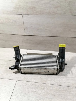 Fiesta радиатор интеркулер h1bg-6k775-ac фото №1