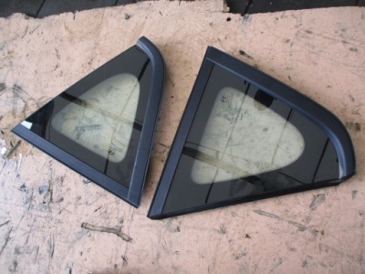 Hyundai bayon стекло кузовная треугольник фото №1