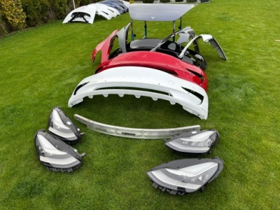 Tesla model 3 3 17- крило перед передній правий фото №1