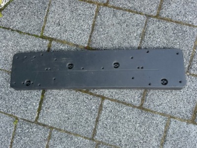 Mercedes gls w167 підкладка pod номерний знак фото №1