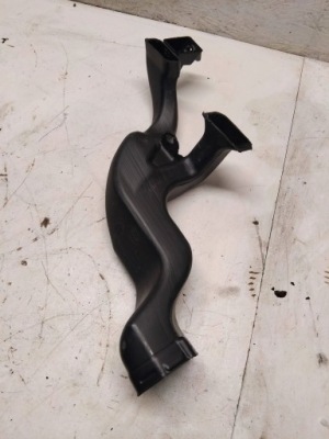 Land rover evoque i 2014 часть трубы впуска воздуха фото №1