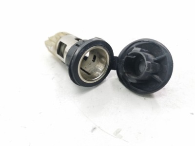 Citroen c8 2004 роз'єм 12v задня фото №1