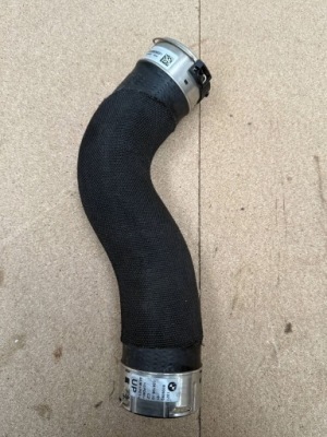 Bmw g30 g06 x6 g05 x5 g07 труба пабтрубок  интеркулер 8599392. фото №1