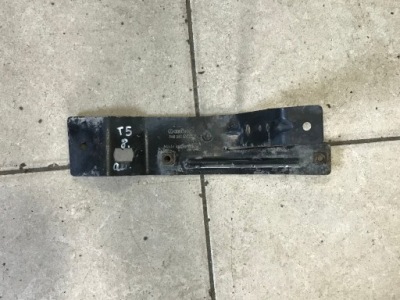 Vw t5 кронштейн радиатора топлива фото №1