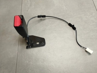 Peugeot 508 кліпса поперечина 6163908a фото №1