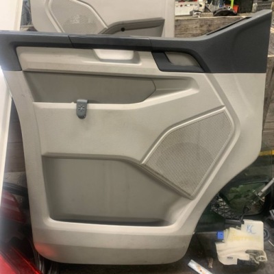 Карта оббивка ліве перед volkswagen t6 фото №1