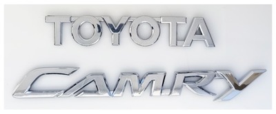 EMBLEMA JUEGO TOYOTA 115X20MM + CAMRY 170X20MM PLATEADO CROMO  