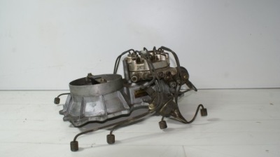 Mercedes r107 sl slc расходомер воздуха распределитель топливной  0438120135 фото №1