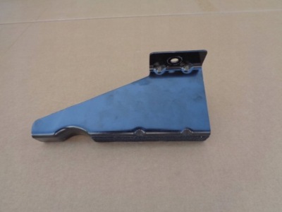 Mercedes w213 кронштейн a2136911100 фото №1