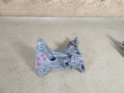 C4 picasso i 1.6 hdi кронштейн генератор 9685991680 фото №1