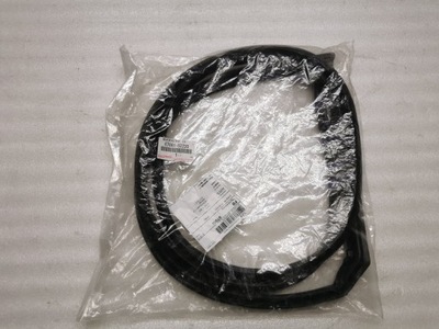 Toyota ractis 10-14 прокладка дверь правый перед фото №1