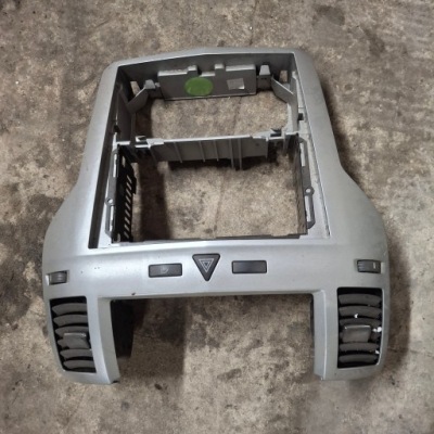 Решітка обдув середня рамка opel astra h 13141091 331985437 13100105 фото №1