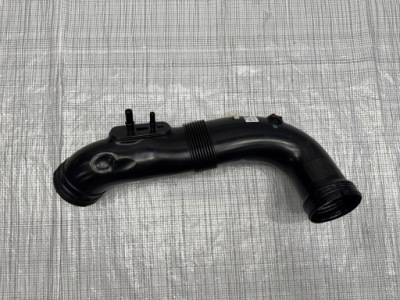 Впуск повітрозабірник повітря maserati grecale trofeo 6701565070 фото №1