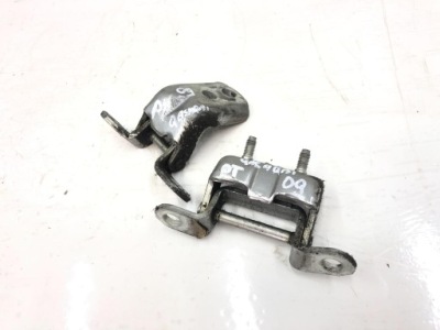 Петли дверь правый  задний nissan qashqai j10 ky0 g фото №1