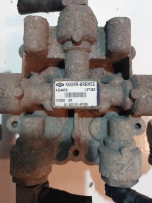 Клапан багатоканальний knorr bremse man tgx 2013 фото №1