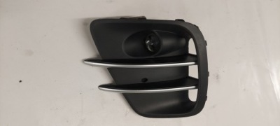 Решітка права +протитуманна фара kia rio iii lift 14-17 86584-1w700 фото №1