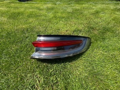 Porsche macan lift лампа права правий задня led 95b945092l фото №1