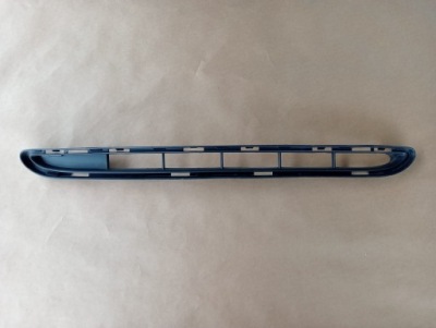 Решітка бампера середня clio 3 po019370 фото №1