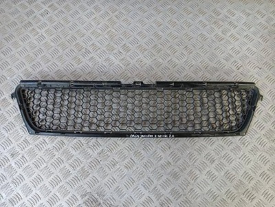 M10 8200735103 решітка радіатора решітка радіатора бампера dacia sandero фото №1