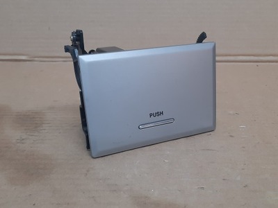 Попільничка kia carnival 01-06 фото №1