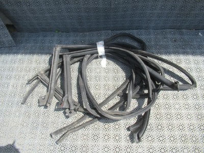 Прокладка двері vw passat cc фото №1