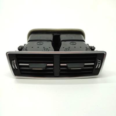 Audi q7 4m решітка обдув задня 4m0819203 фото №1