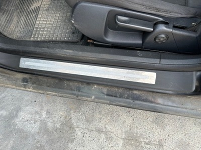 Молдинг поріг лівий перед audi a4 b7 фото №1