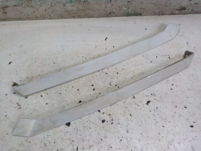 Mercedes w124 молдинг крила ліва фото №1