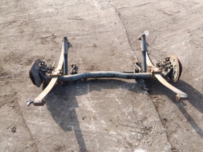 Volkswagen caddy iii балка підвіска задня фото №1