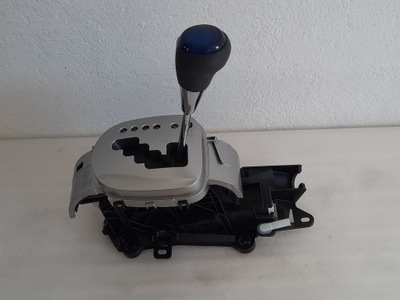 Toyota yaris iii домкрат ручка перемикання передач фото №1