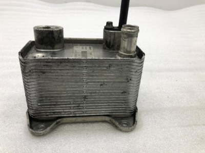 Радіатор оливи mercedes w203 w210 6111880501 фото №1