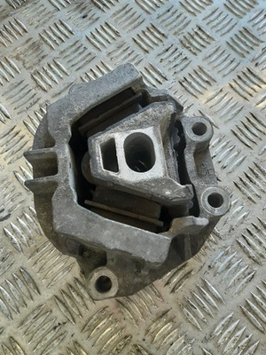 RENAULT MIDLUM 150 180 220 DXI DCI PAGALVĖ VARIKLIO DEŠINIOJI KAIRĖ 5010460056 