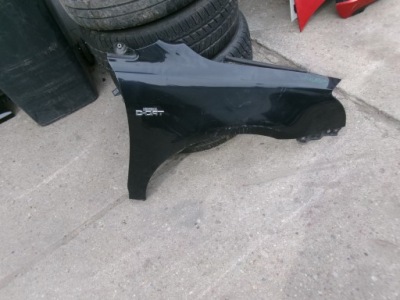 Toyota avensis ii t25 крила правий перед lift фото №1