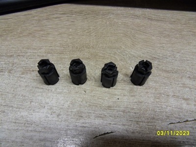 Гайка кронштейн лампи задня задній peugeot 407 sedan фото №1