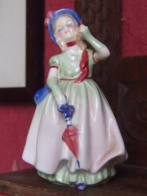 Royal Doulton - Babie HN 1679