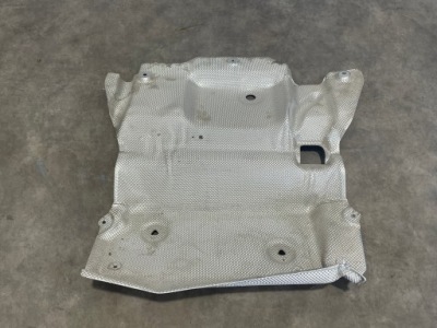 Bmw m2 g87 накладка тепловая 8082090 фото №1