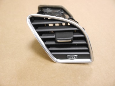 Audi a5 8t решётка обдув правая 8t1820902g фото №1