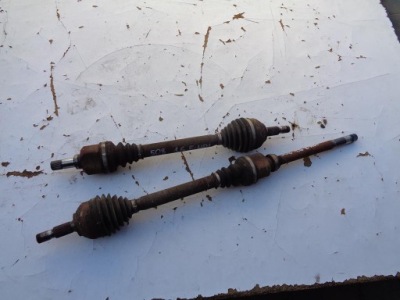 Привідний вал правий перед peugeot 508 i 1.6 e-hdi фото №1