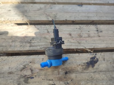 Клапан вакууму пального mercedes w204 a0004705493 фото №1