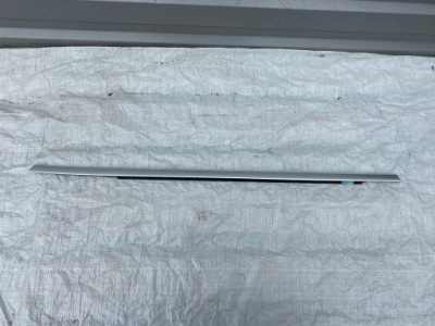 Прокладка zgariająca задняя с молдинг декоративная правая q3 фото №1