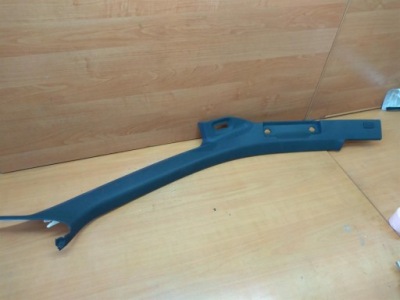 Защита стойка правая czarna audi a4 b7 8e0867234 фото №1