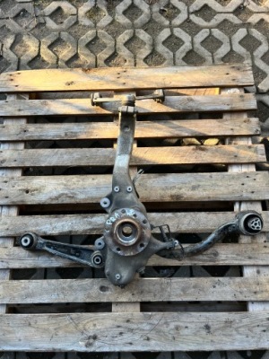 Bmw x6 f16 x5 f15 поворотний кулак macpherson ступиця права праве лапа важелі фото №1