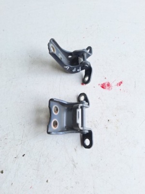 Honda cr-v vi 2023- петля дверь правый перед 2szt фото №1