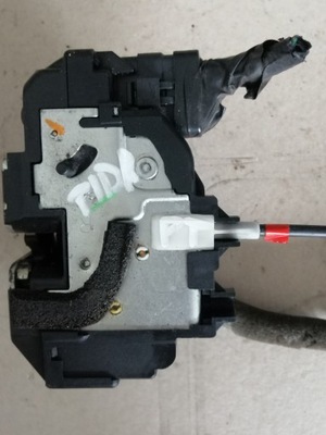 Nissan tiida замок правый задняя 3 pin фото №1